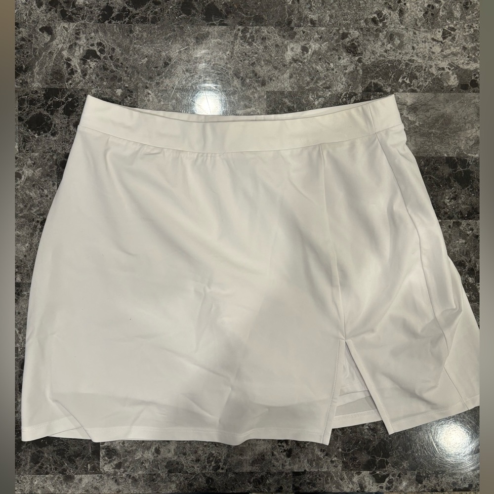 WHITE ABERCROMBIE SKORT